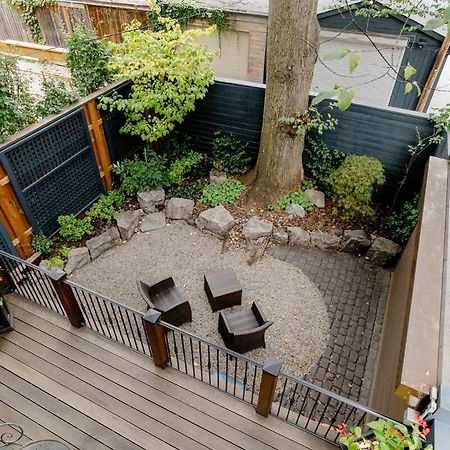 Downtown Luxury Victorian Retreat Hotel Toronto Exterior photo