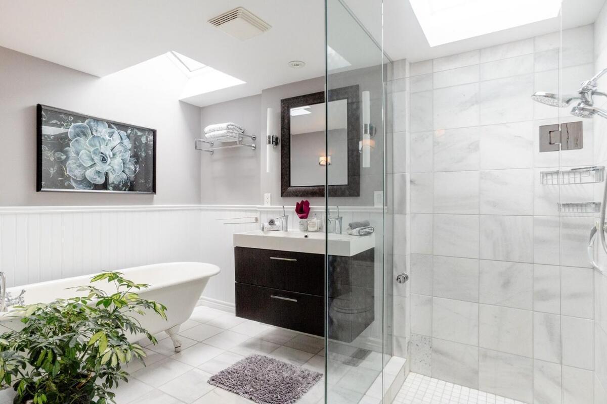 Downtown Luxury Victorian Retreat Hotel Toronto Exterior photo